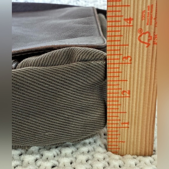 Fossil Unisex Leather & Canvas Messenger Bag w/Several Slip-In Compartments - Picture 3 of 14